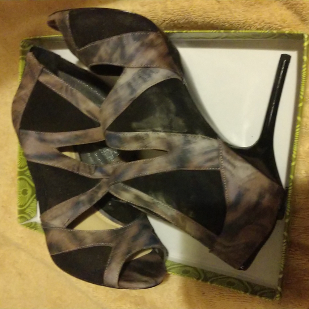 Gianni Bini Brand Purple & Blue Tie Dye with Open Toe Heels-New